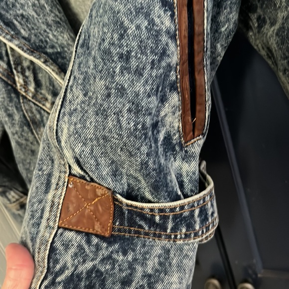 80’s Vintage Denim Jacket with leather accents size small - Picture 9 of 15